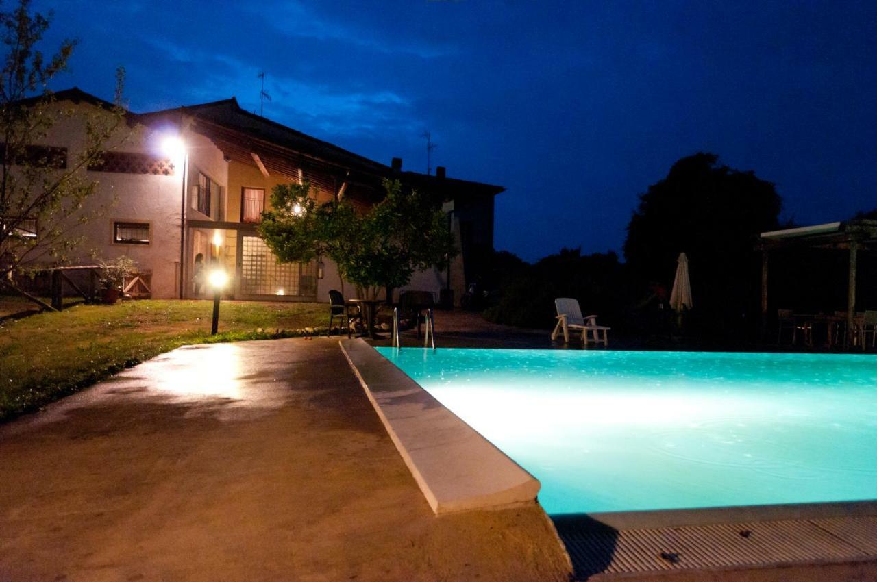 Casale Del Sole Garda Bed & Breakfast Монцамбано Екстериор снимка