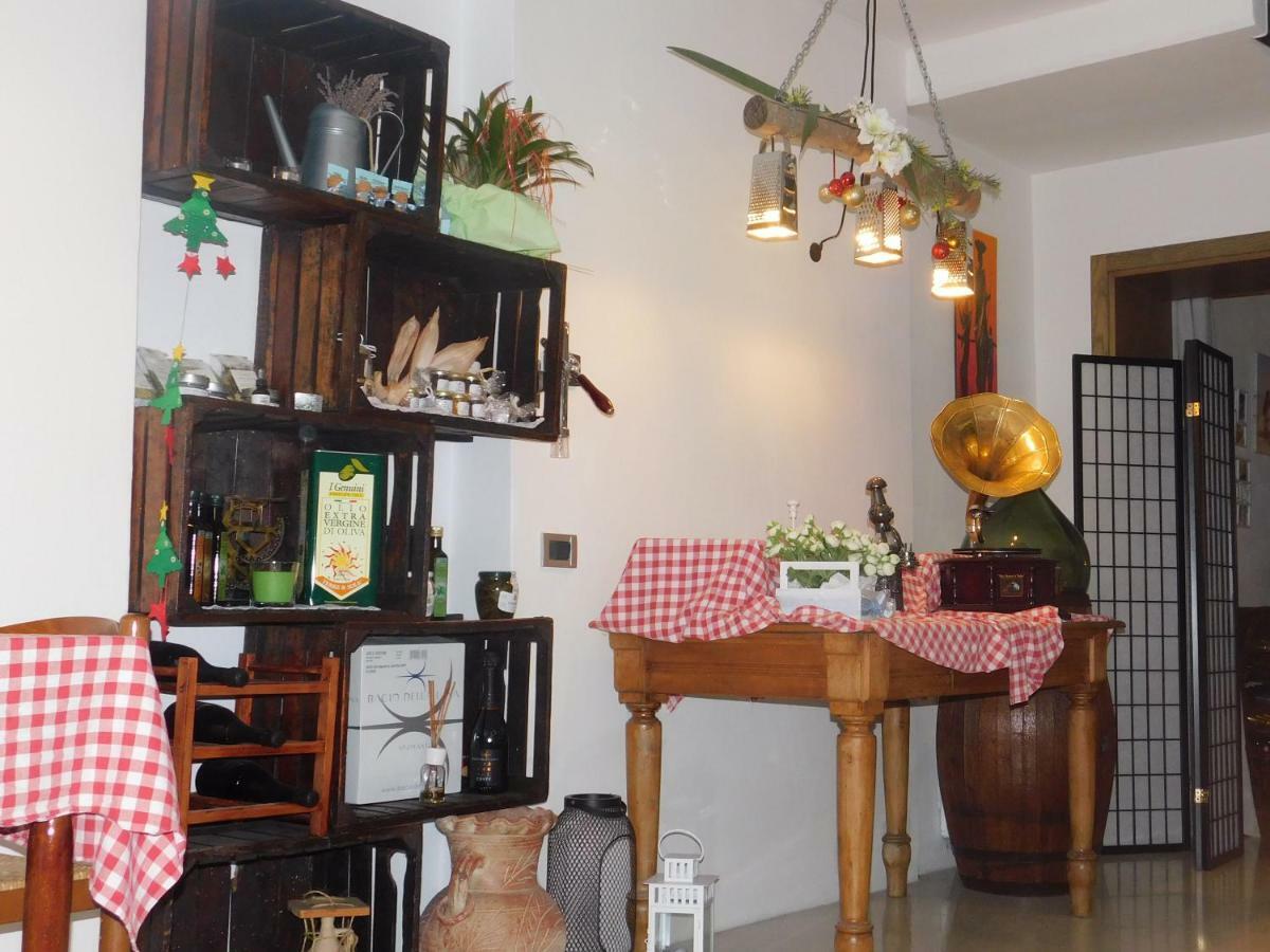 Casale Del Sole Garda Bed & Breakfast Монцамбано Екстериор снимка