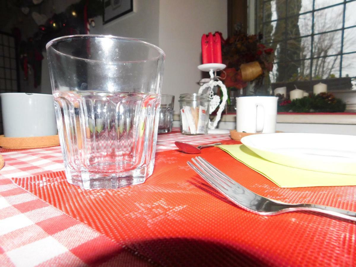 Casale Del Sole Garda Bed & Breakfast Монцамбано Екстериор снимка