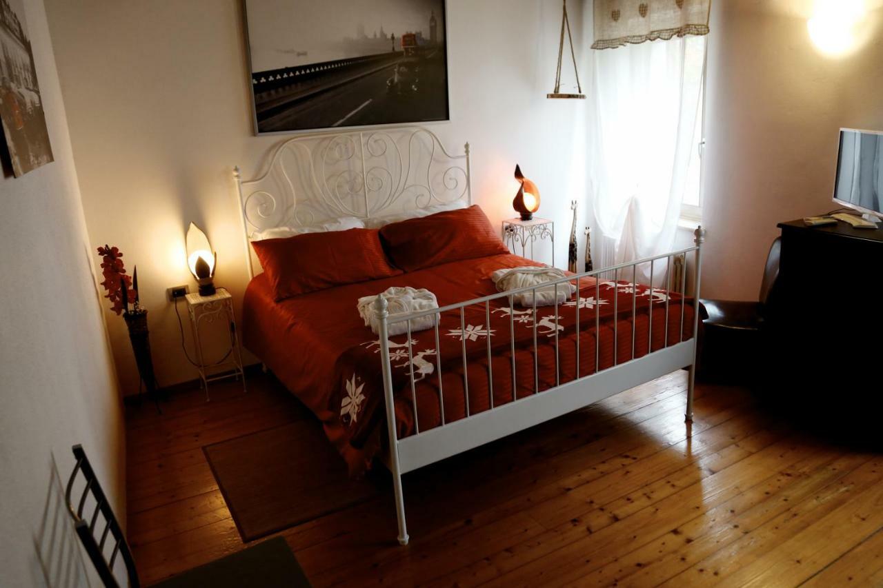 Casale Del Sole Garda Bed & Breakfast Монцамбано Екстериор снимка